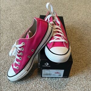 **NIB** Converse Women’s Fuchsia Sneakers-sz 7